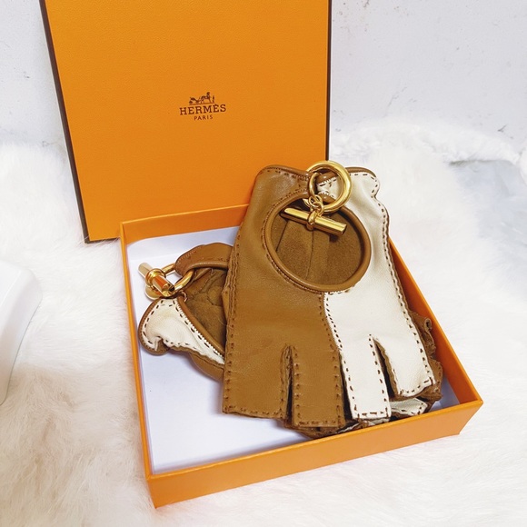 Authentic Hermes Rare Glenan Bi-Color Cream & Camel Fingerless Leather Gloves - Picture 11 of 13